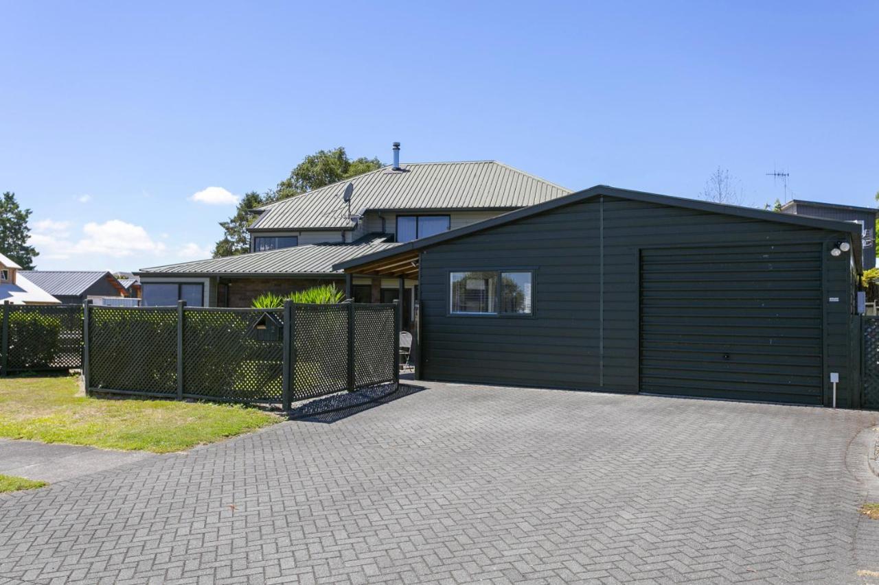 You Little Beauty - Wharewaka Beach Magic Taupo Exterior foto
