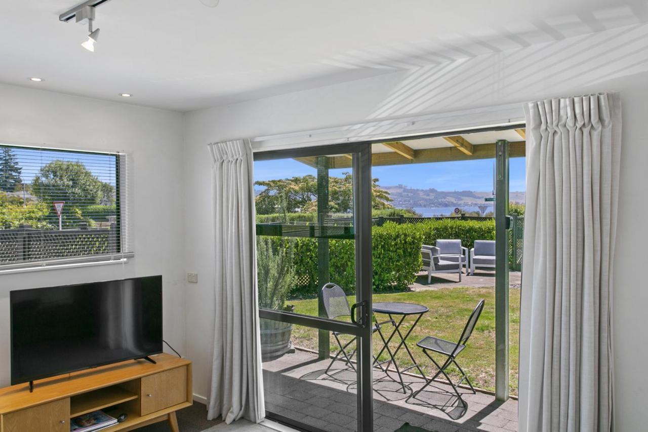 You Little Beauty - Wharewaka Beach Magic Taupo Exterior foto