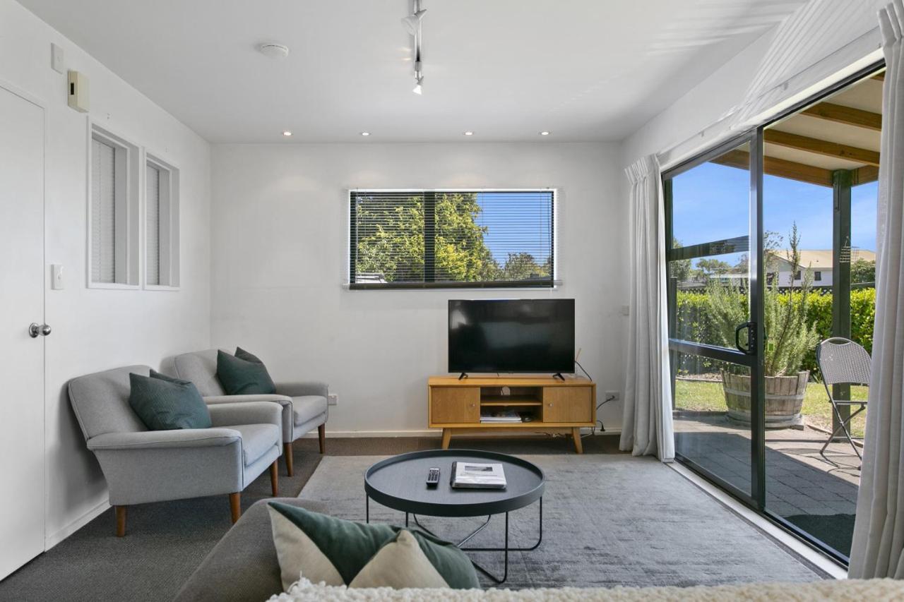 You Little Beauty - Wharewaka Beach Magic Taupo Exterior foto