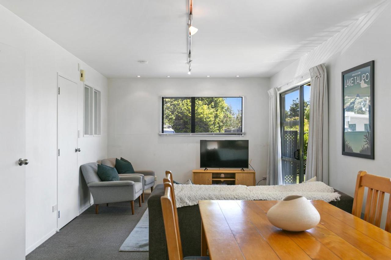 You Little Beauty - Wharewaka Beach Magic Taupo Exterior foto