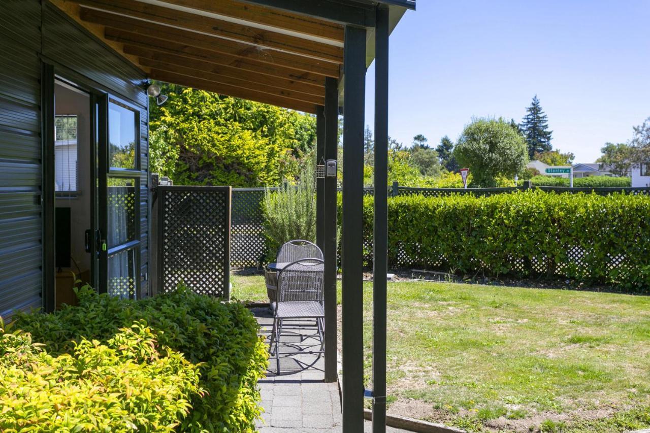 You Little Beauty - Wharewaka Beach Magic Taupo Exterior foto